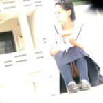 Seifuku_JK-suwari_panchira_10m17s.mp4_20260419_161712.937
