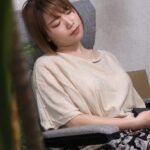 オフィス痴漢 IちゃんのDカップにガマンできずに・・・ munechira240_9min.mp4_20260929_082658.469